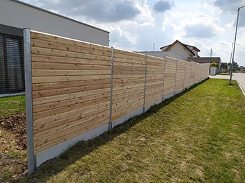 Dřevěný plot