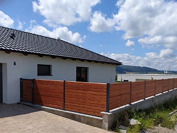 Dřevěný plot